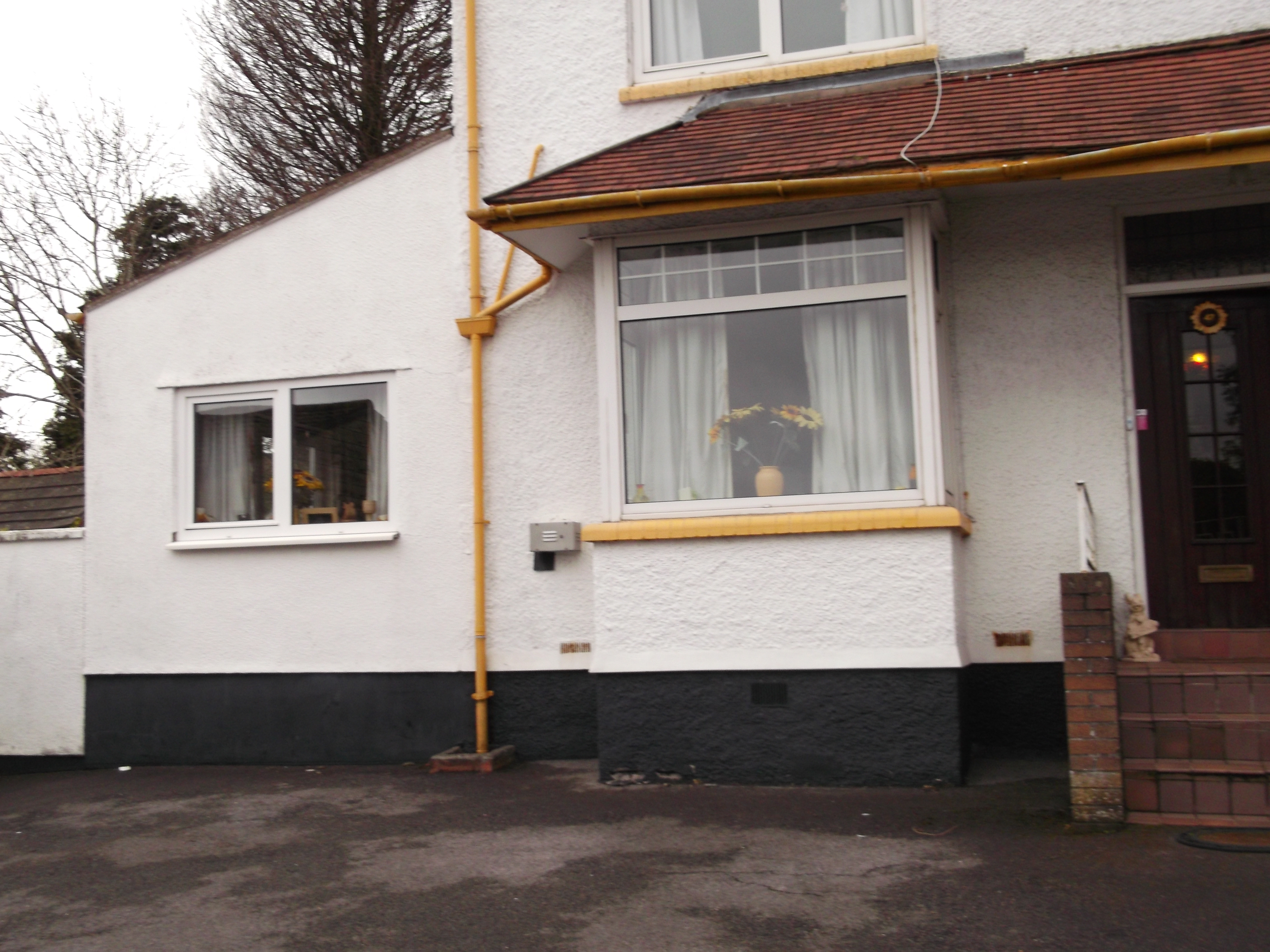 Picture of house before painting