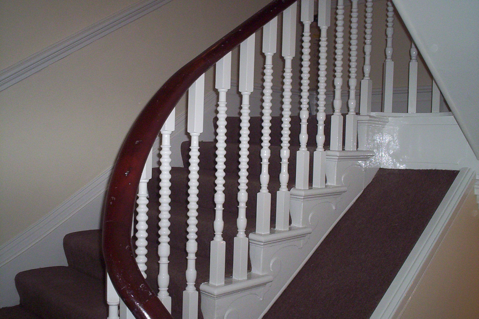 Curved staircase after decorating